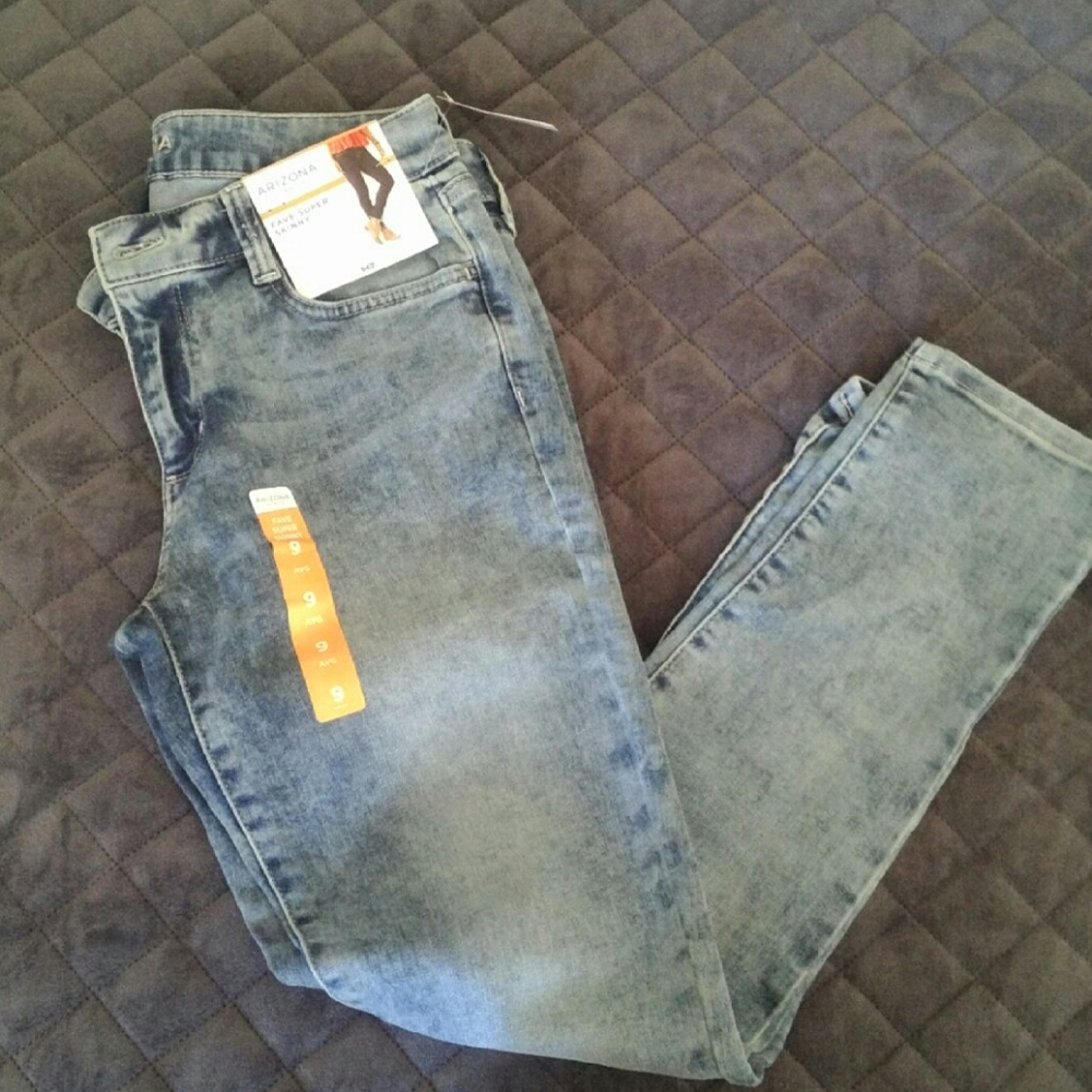Arizona Jean Co acid wash skinny jeans